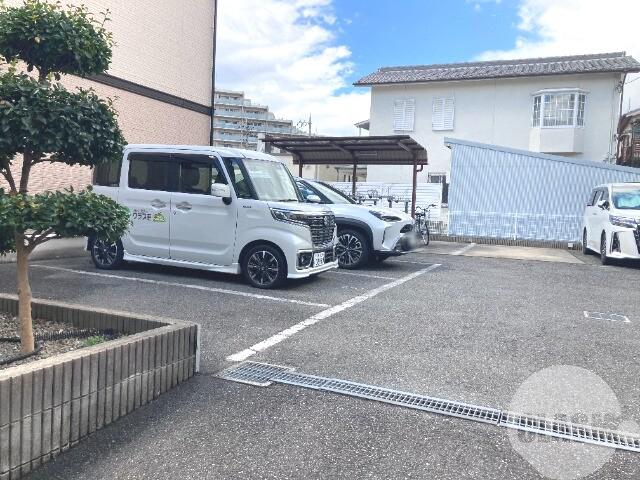 18/30 駐車場