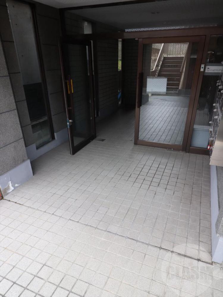 22/30 エントランス