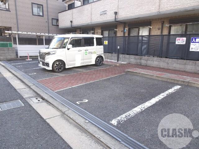 18/30 駐車場