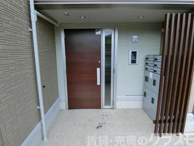 28/30 エントランス