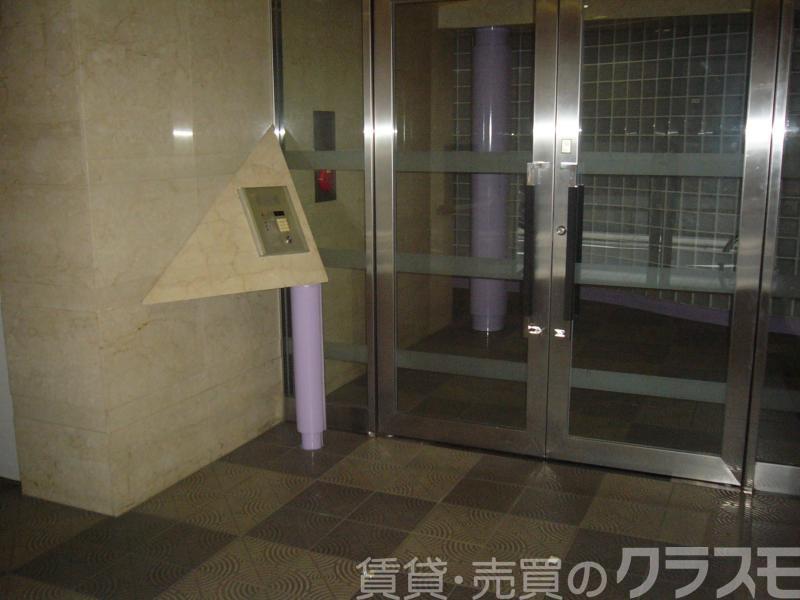 28/30 エントランス