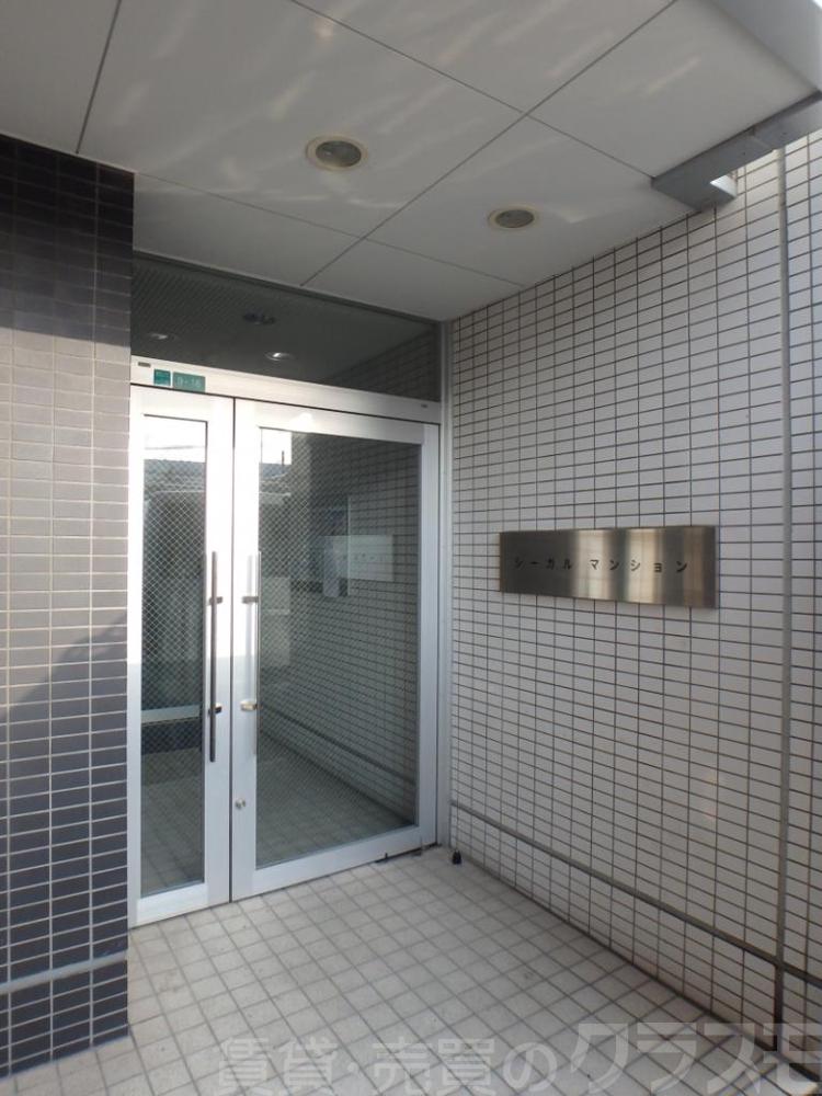 25/30 エントランス