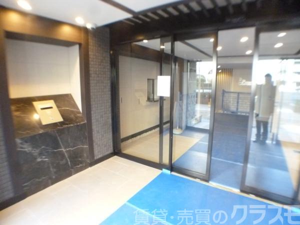 28/30 エントランス