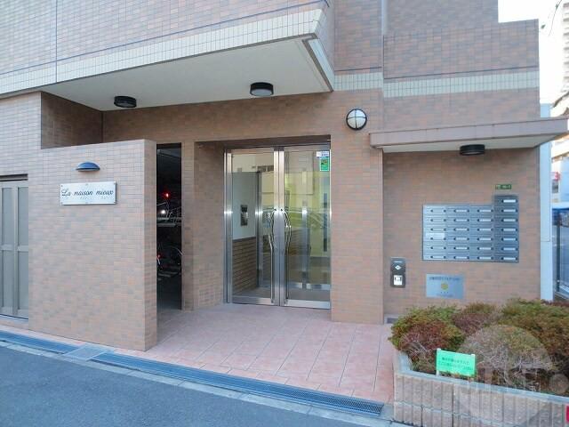 18/28 エントランス