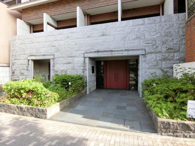 28/30 エントランス