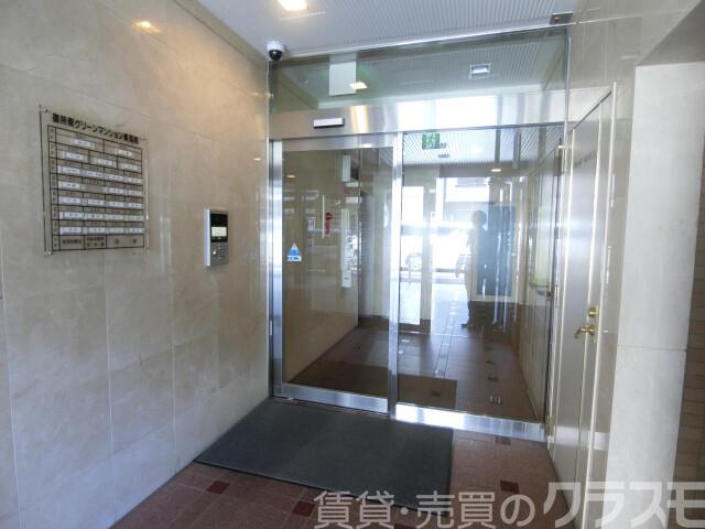 28/30 エントランス