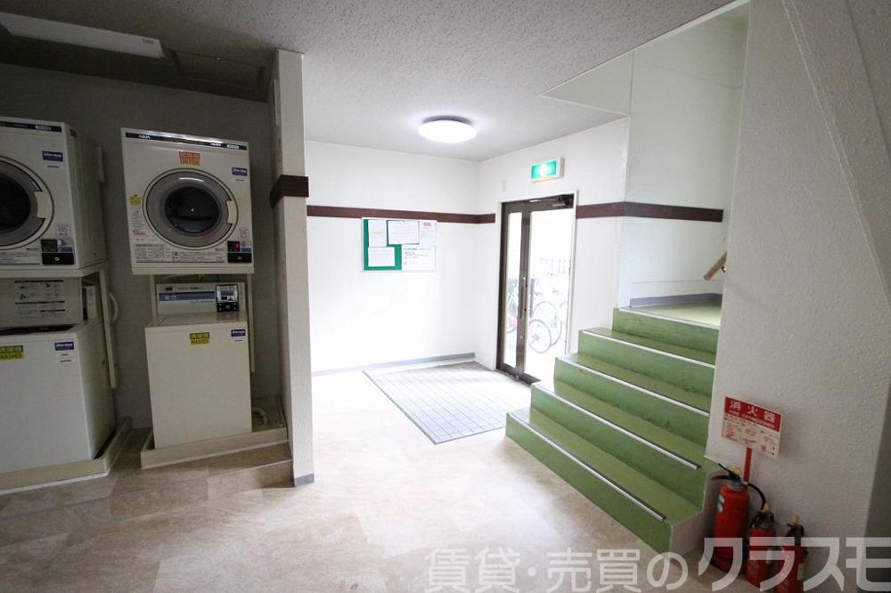 2/4 エントランス