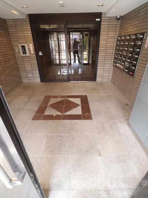 22/30 エントランス