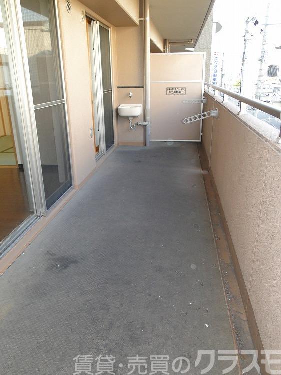 23/30 バルコニー