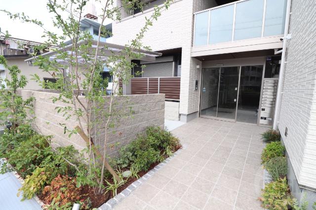 22/29 エントランス