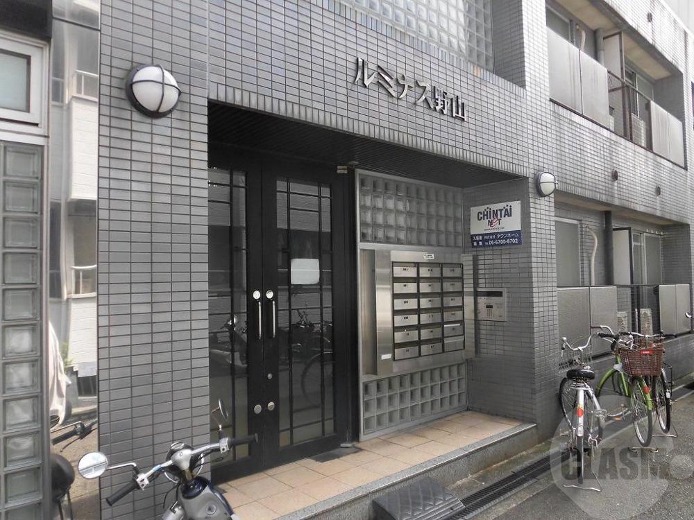 22/30 エントランス