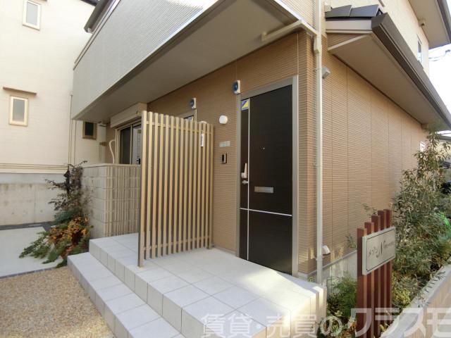 28/30 エントランス