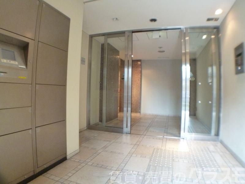 28/30 エントランス