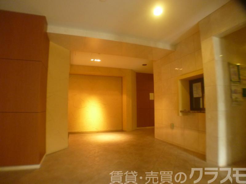 28/30 エントランス