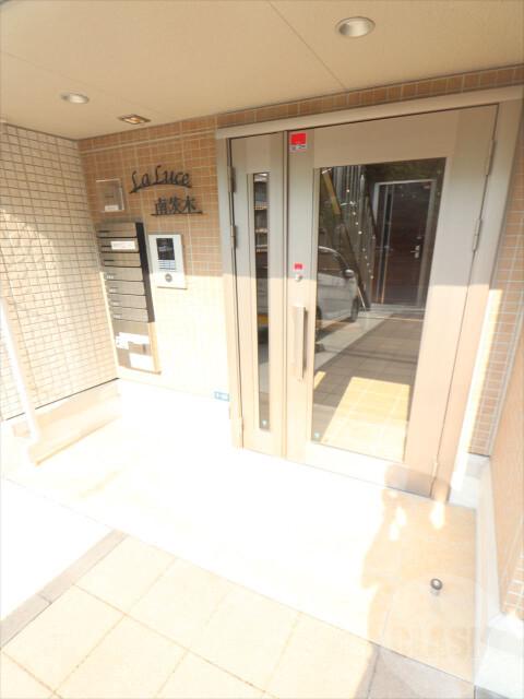 15/23 エントランス