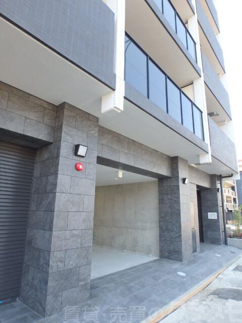 21/30 エントランス