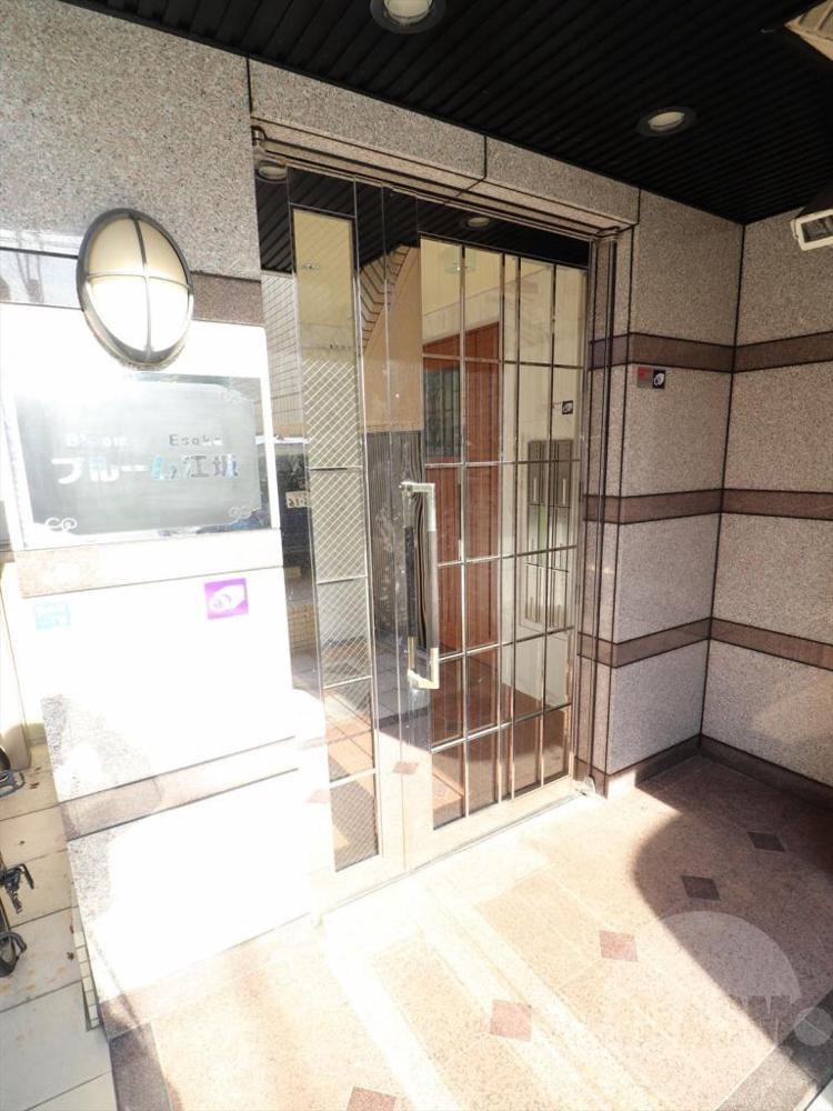 15/23 エントランス