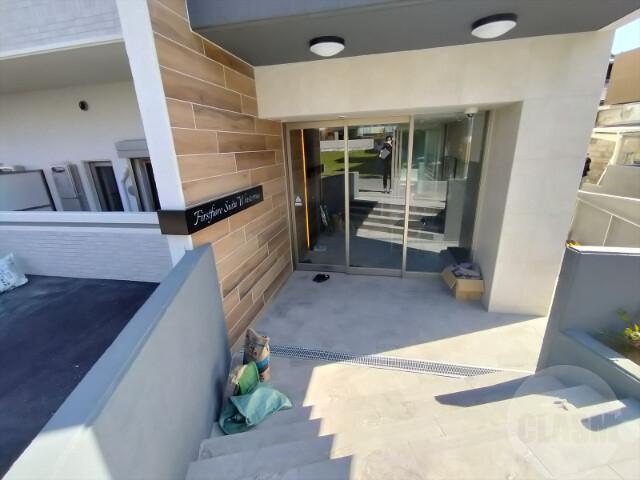 22/30 エントランス