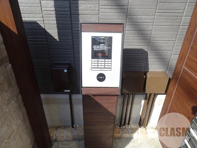 21/30 エントランス