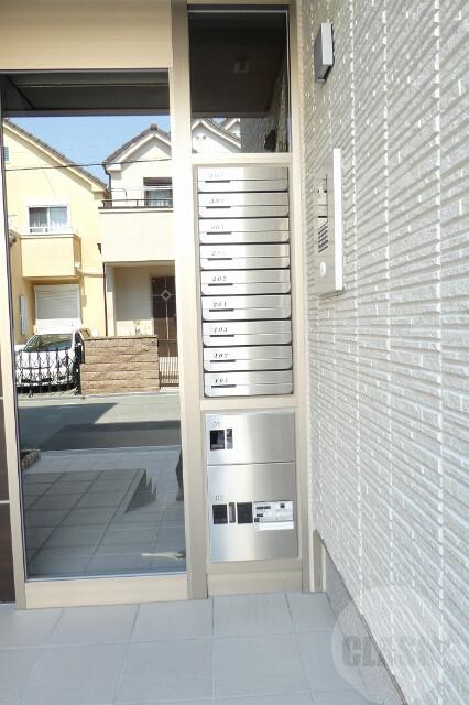 28/30 エントランス