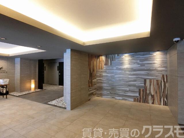 28/30 エントランス