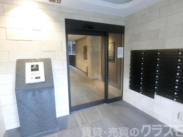 28/30 エントランス