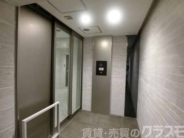 27/30 エントランス