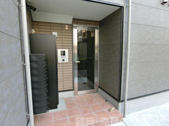 28/30 エントランス