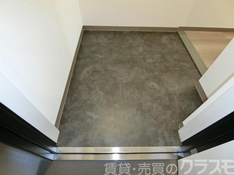 16/30 玄関