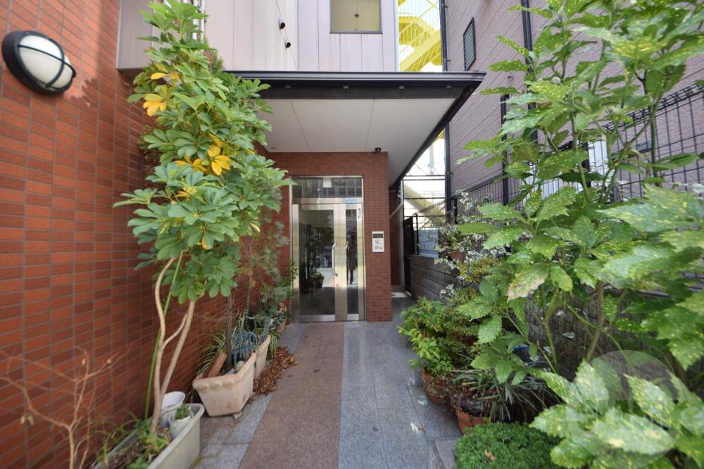 17/26 エントランス