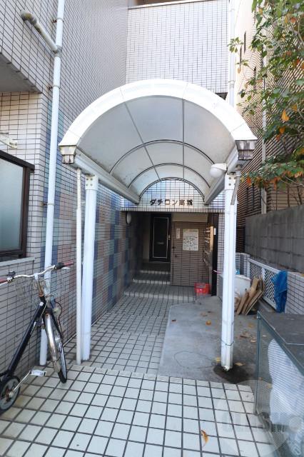 22/30 エントランス