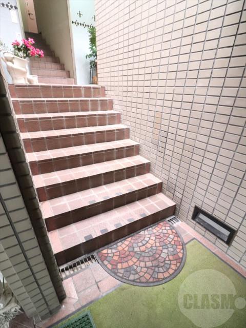 22/30 エントランス