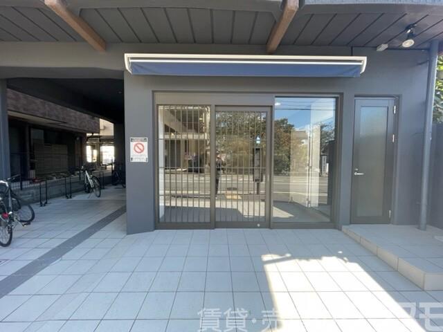 13/26 エントランス