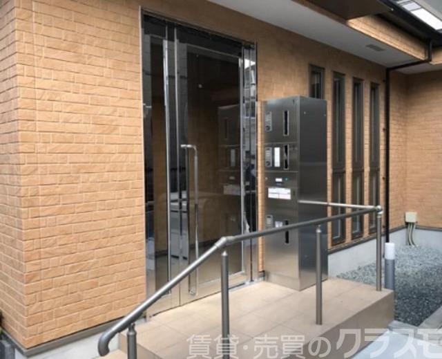 30/30 エントランス