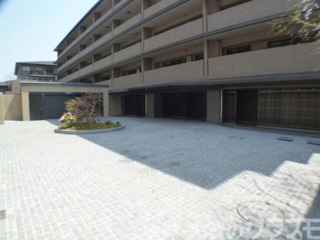 30/30 エントランス