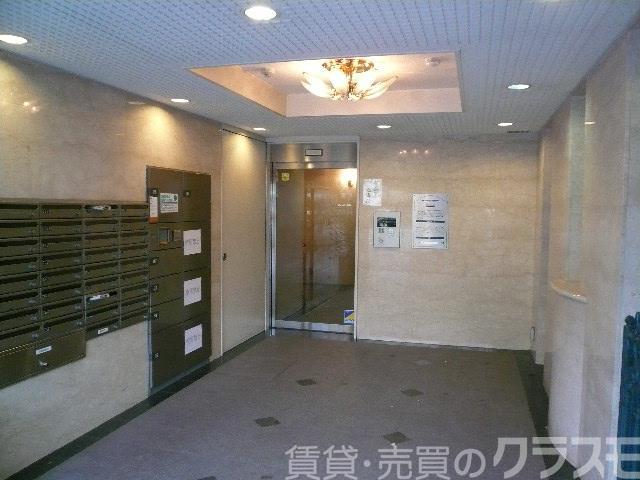 28/30 エントランス