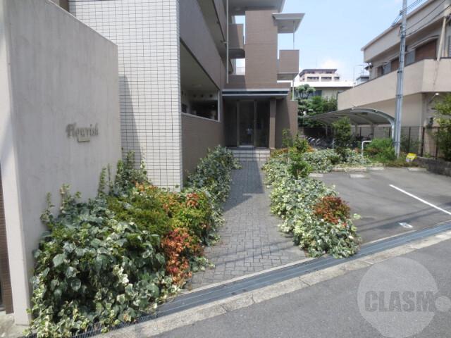 16/25 エントランス