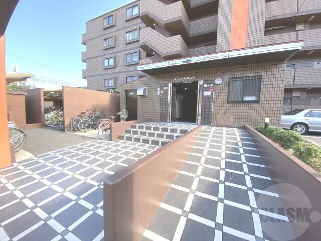 18/30 エントランス