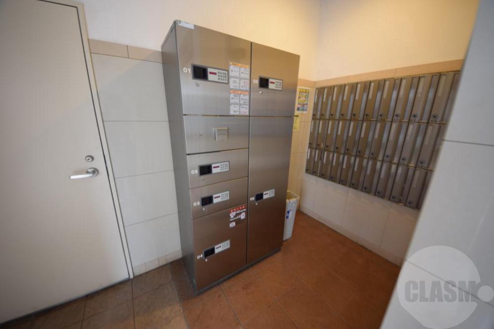 21/30 エントランス