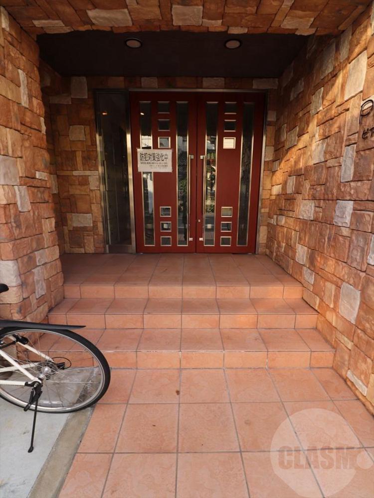 22/30 エントランス