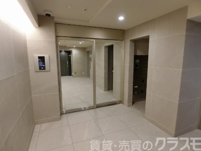 2/4 エントランス