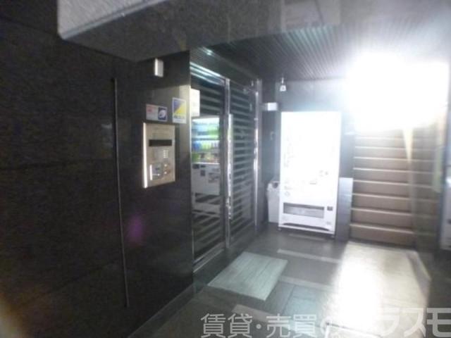 30/30 エントランス