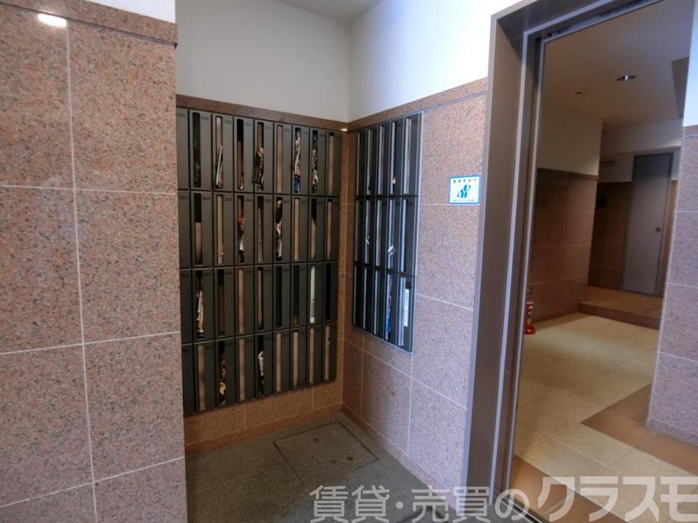 28/30 エントランス