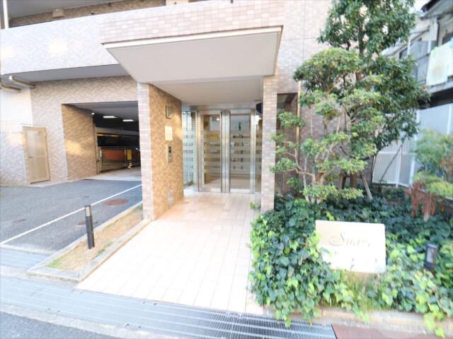 22/30 エントランス