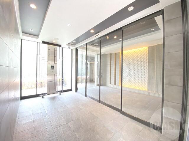 25/30 エントランス