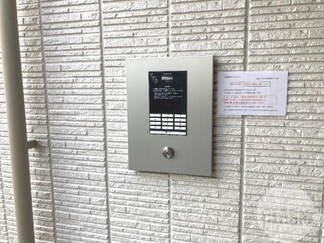 13/26 エントランス