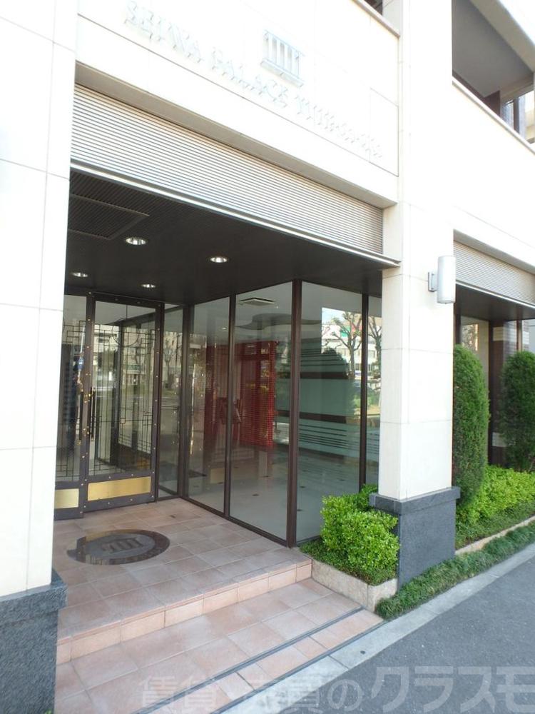 18/29 エントランス