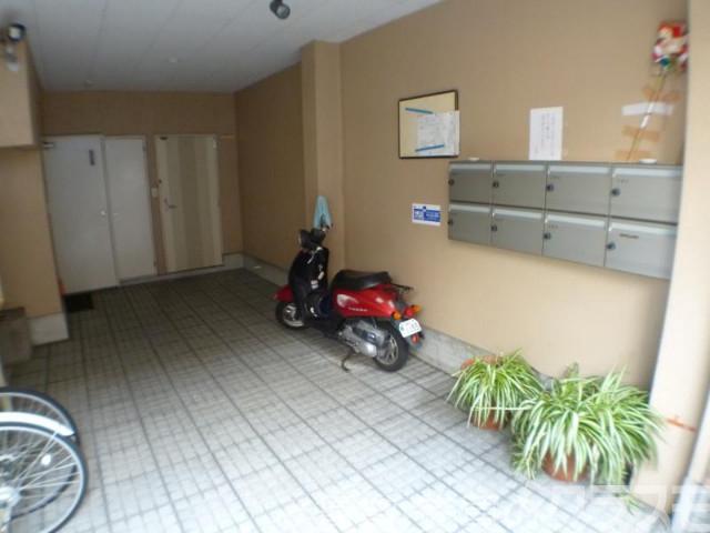 2/4 エントランス