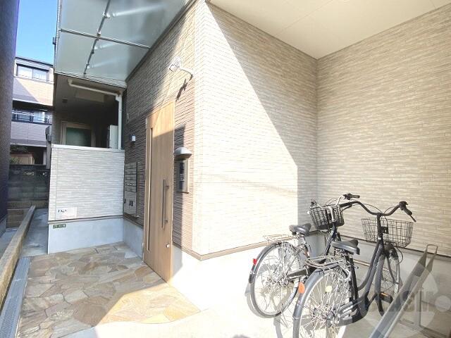 17/27 エントランス