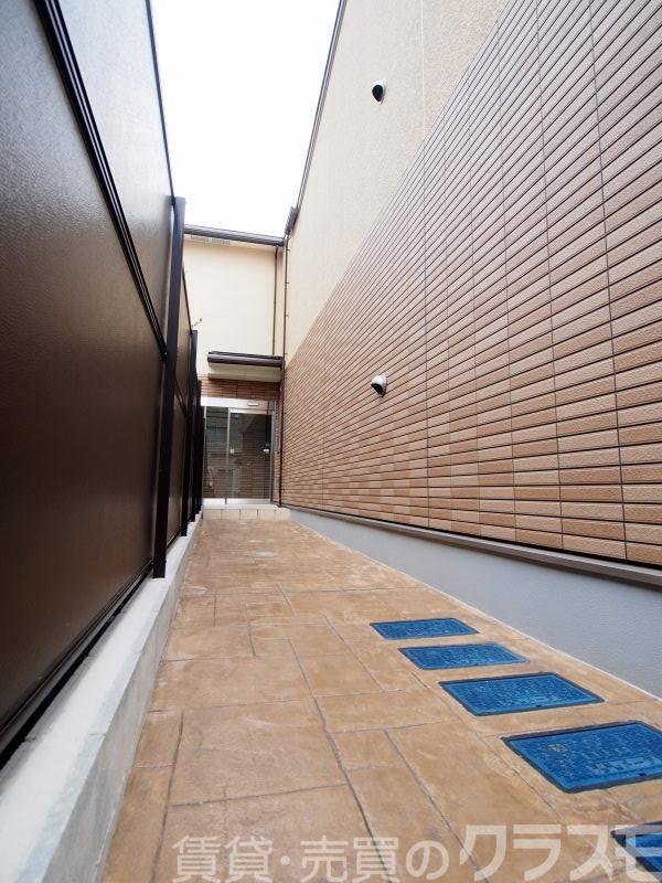 30/30 エントランス